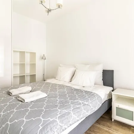 Vipwarsawapartments Diamond Mennica Варшава