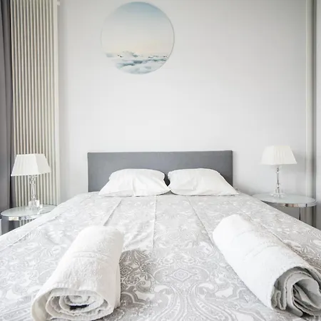 Vipwarsawapartments Diamond Mennica Varşova