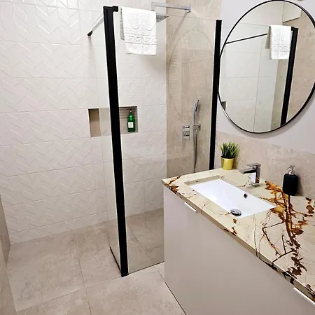 Vipwarsawapartments Diamond Mennica * Varşova